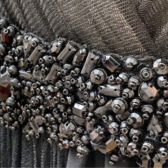 BADGLEY MISCHKA Black Pleated Tulle Chiffon Formal Gown - Picture 5 of 16